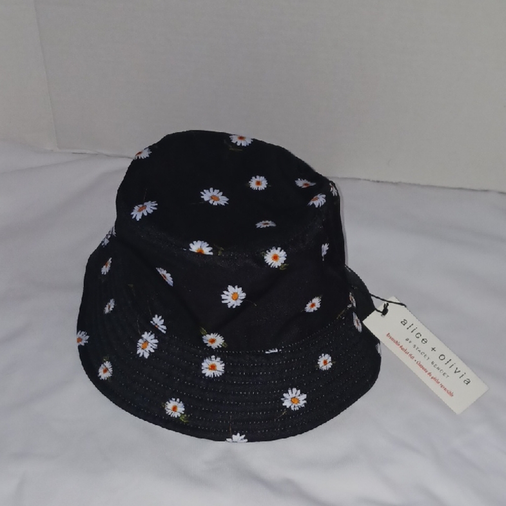Alice + Olivia Reversible Black and White Floral Bucket Hat